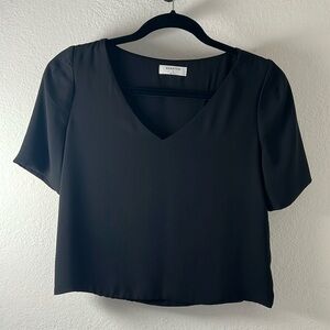Aritzia Babaton Randy Blouse Cropped Short Sleeve Top V Neck Lined Black Size S